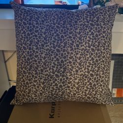  1 Leopard Print Cushion 