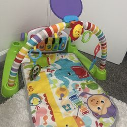 Playmat Glow and Grow Kick & Play Piano Gym,