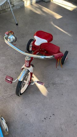Radio Flyer Retro Red Tricycle 