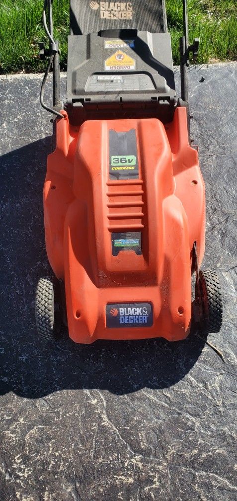 Black+Decker Cordless Lawnmower - 36V