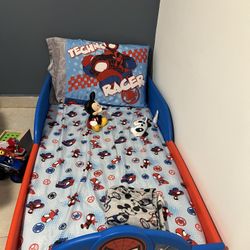 Toddler bed
