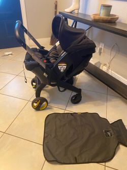 Doona stroller with base