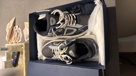 Dior sneakers B30