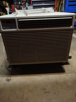 Window unit A/C apartment ,