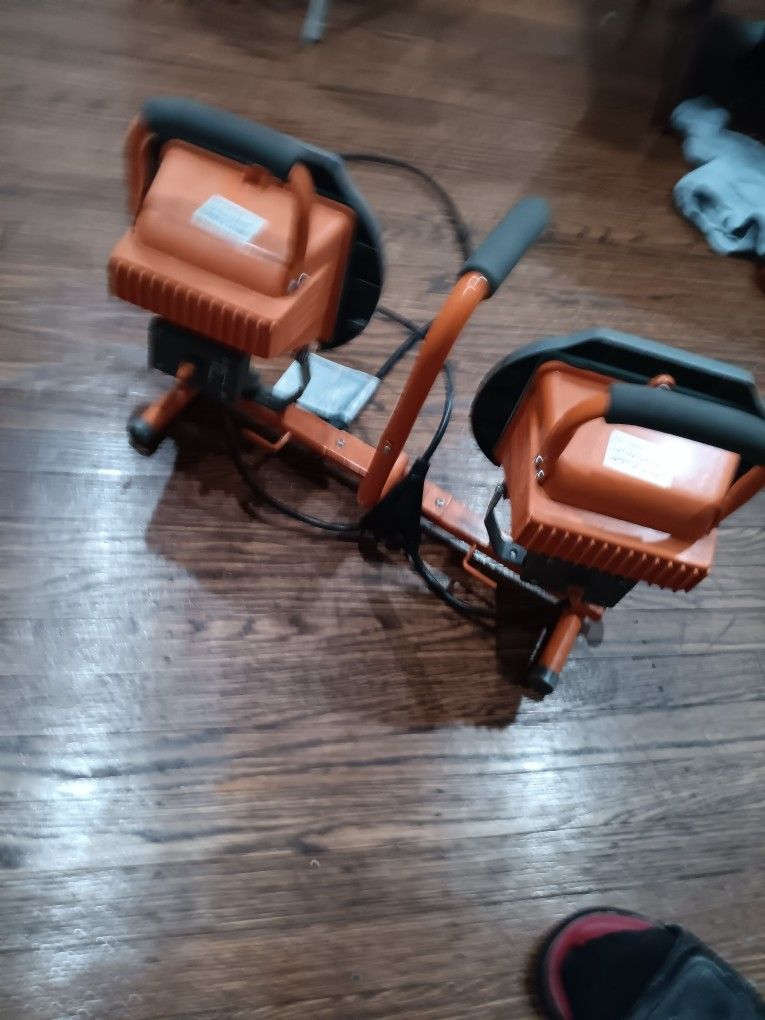 Double Construction Light