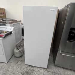 FRIGIDAIRE UPRIGHT FREEZER