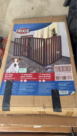 Trixie dog barrier