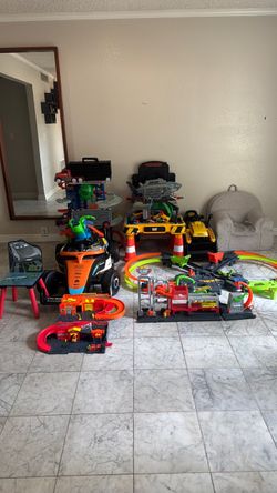Large Kids Toy Lot Hot Wheels Ride-On and More