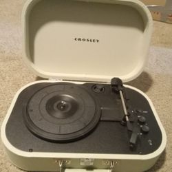 Crosley CR8009A-DU Discovery Vintage Bluetooth in/Out 3-Speed Belt-Driven Suitcase Vinyl Record Player Turntable, Dune