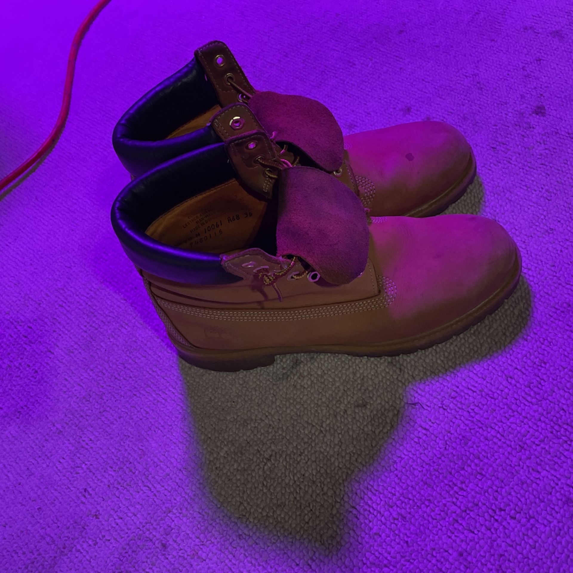 Used Size Ten Wheat Boots