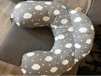 Momcozy pillow for breastfeeding