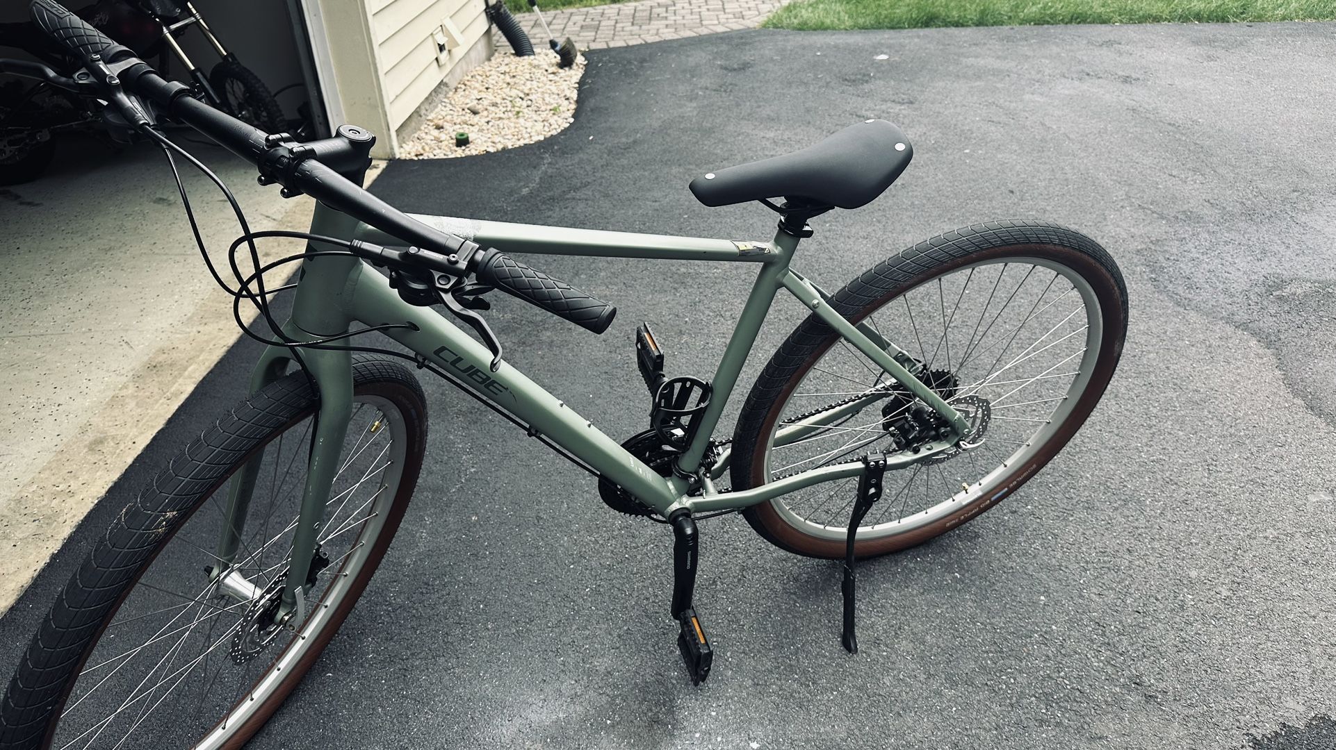 Cube Hyde green'n'grey 2022 RH 50 cm.
