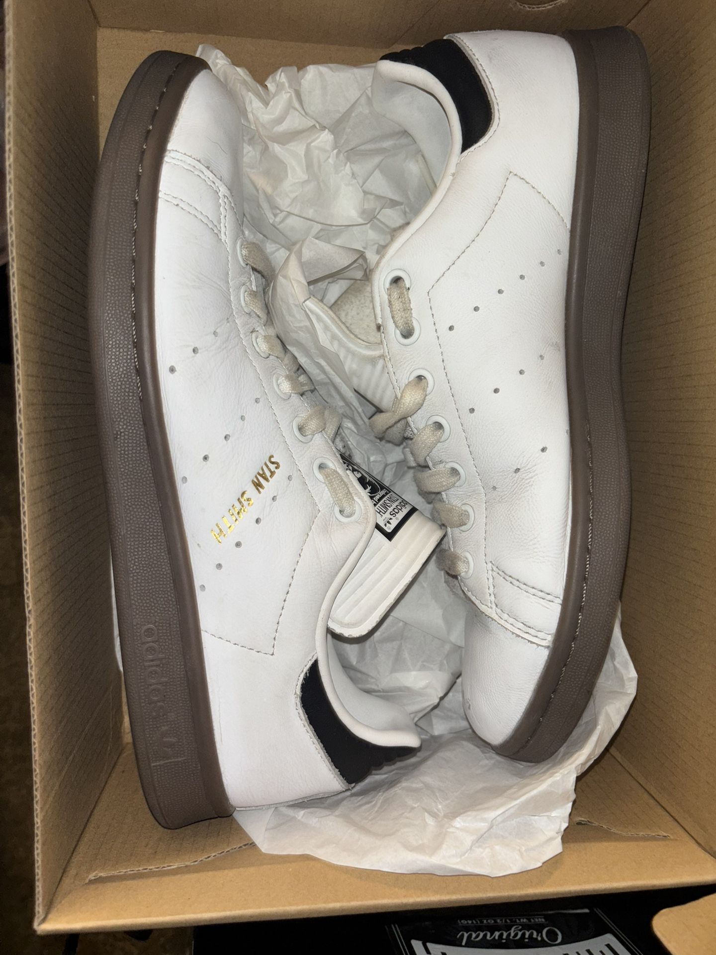 Adidas Stan Smith Size 9.5 Tennis Sneakers Like New