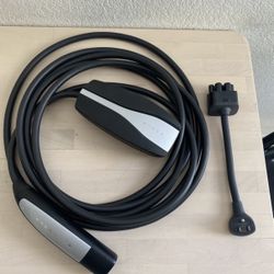 ⚡ Tesla Gen 2 Mobile Connector – OEM Tesla Charger w/ 120V Adapter – Great Condition ⚡