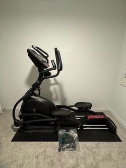 SOLE E35 Elliptical – Premium Model – Excellent Condition