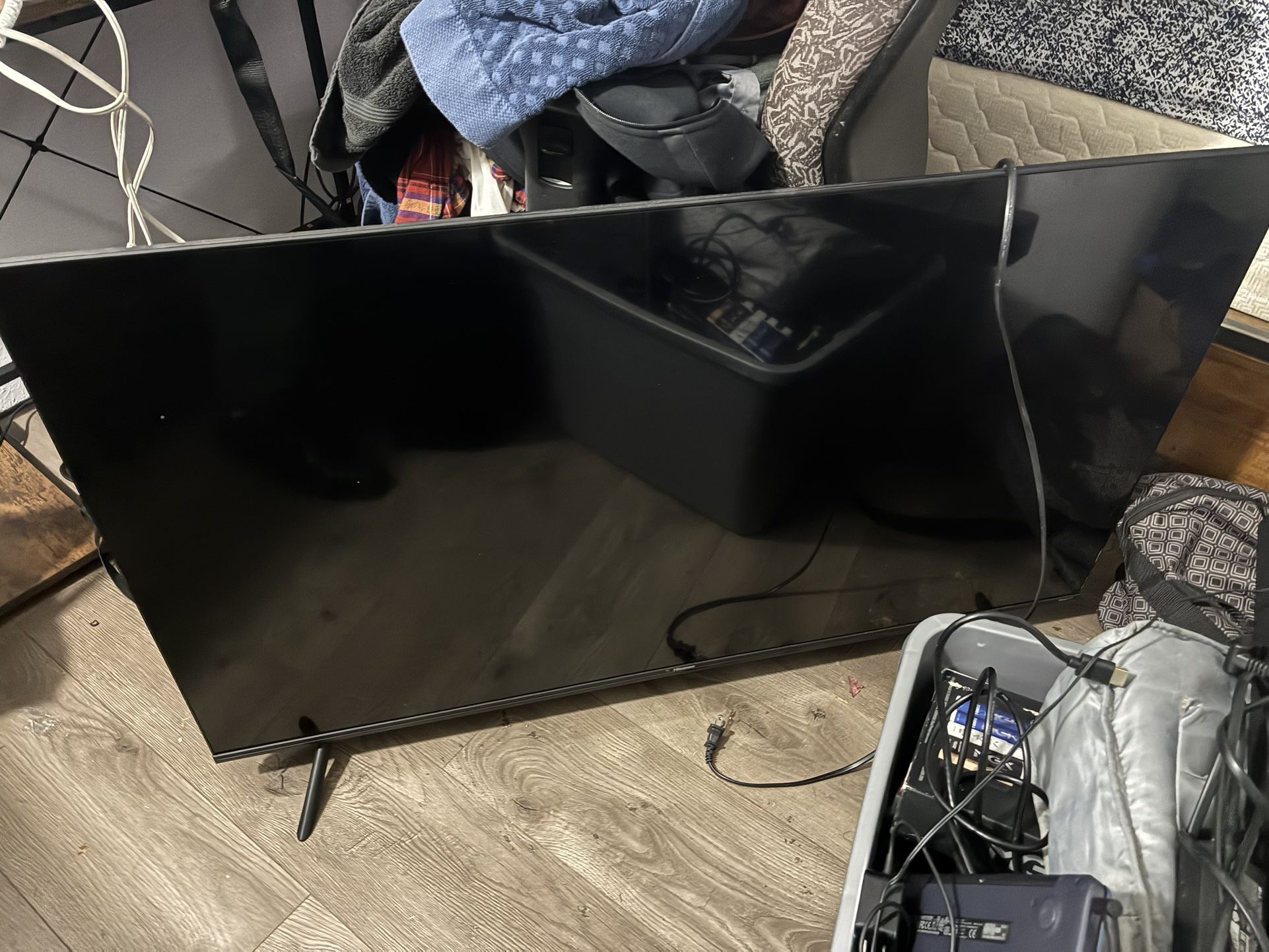 55’ Hisense Flat Screen Roku TV