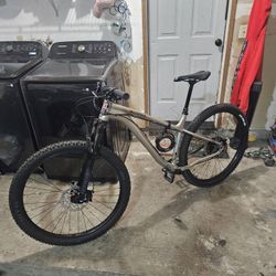 2023 Kona Big Honzo Large 