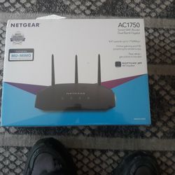 NETGEAR AC1750 Smart WiFi Router Dual Band Gigabit