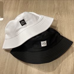 Korean style street look Smile smily face Bucket Hat black and white bundle
