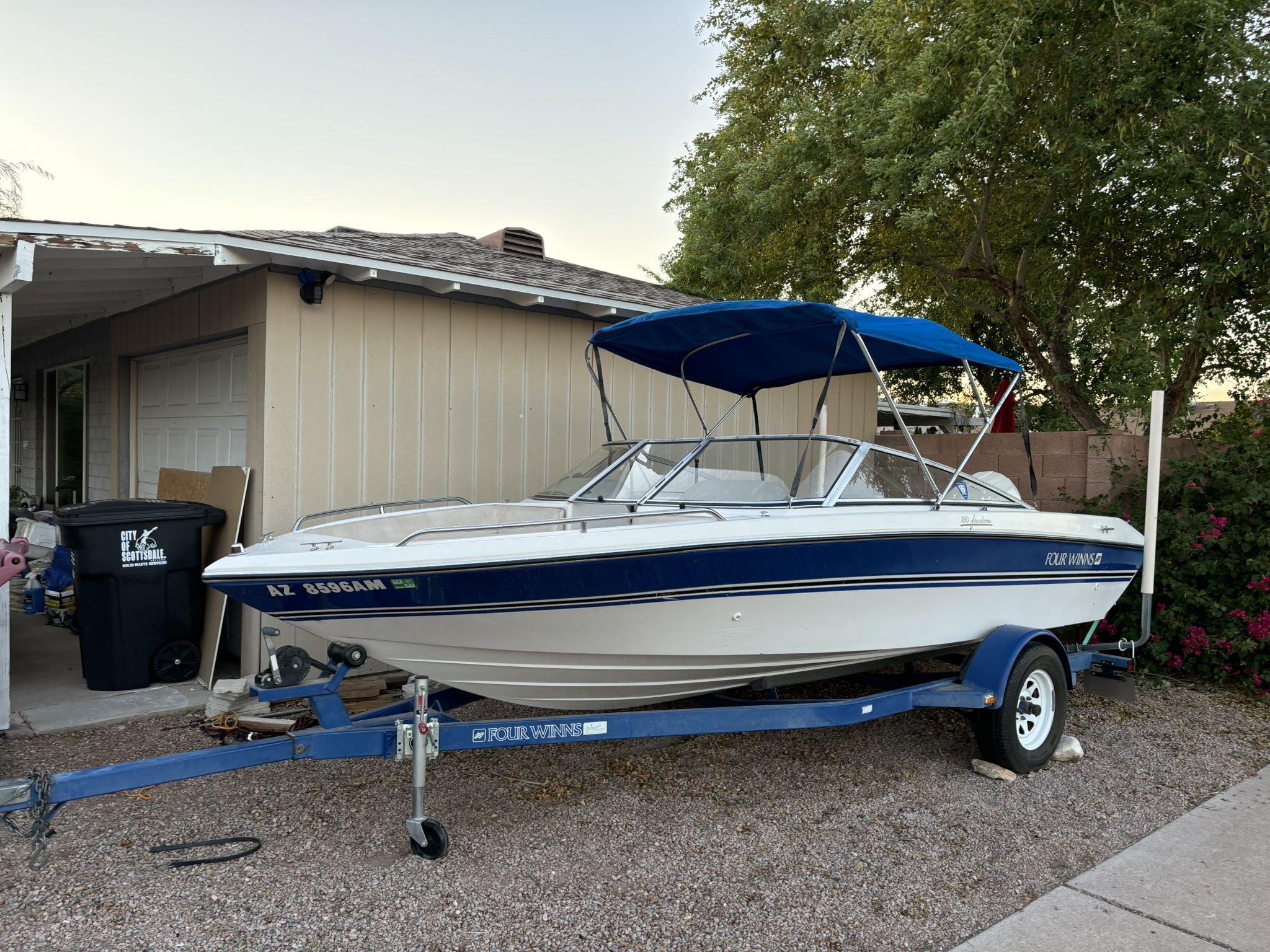1993 Four Winns Boat