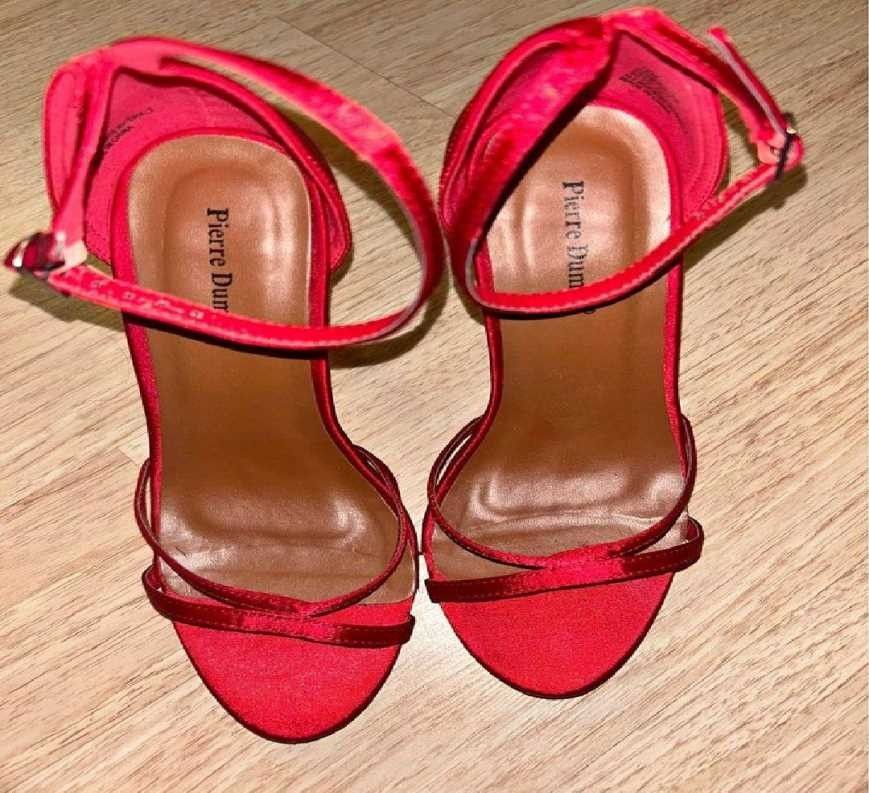 too game Party Fashion – Glow with Classy and Contemporary Styles