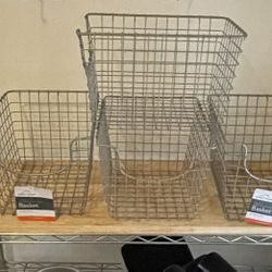 (EACH SOLD SEPARATE) Scoop Wire Basket, Steel Storage Solution for Kitchen, Pantry, Closet, Bathroom, Craft Room & Garage, Small, Sat