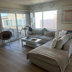 LARGE COUCH SECTIONAL 