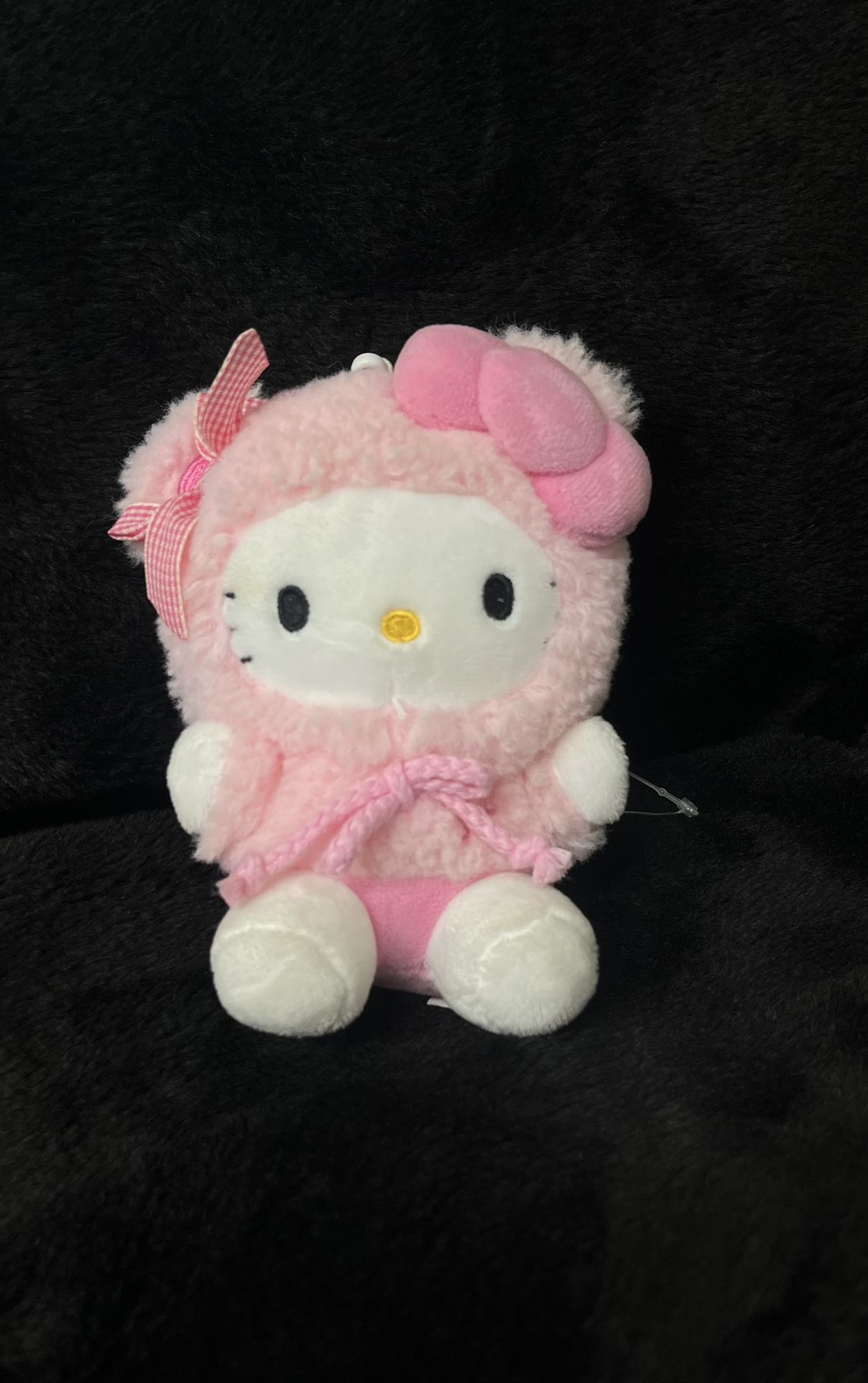Hello kitty, Pink furry Plushie key chain