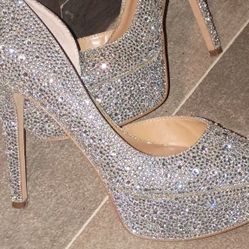 Jessica Simpson Women's Ormanda Embellished Platform pump 