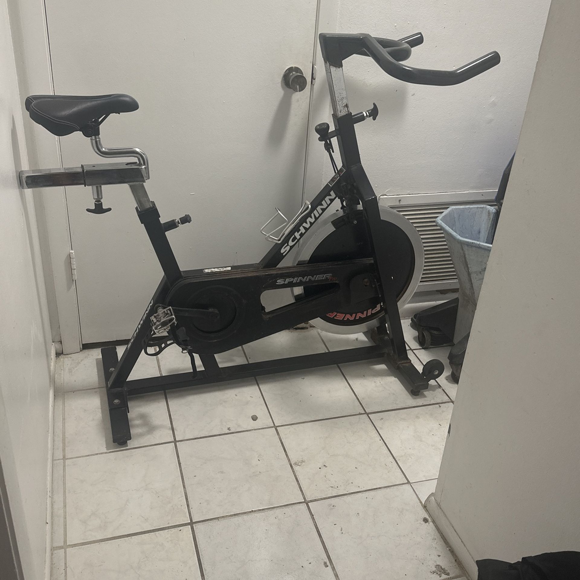 Marvelous Ecxersite Static Bike SCHWINN Neat Conditions