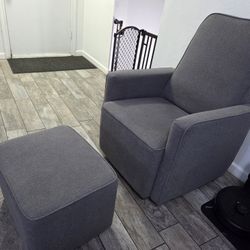 Nursery Rocking Chair And Ottoman