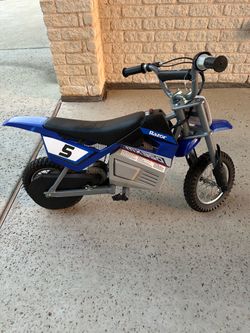 Electric motorcycle that needs battery