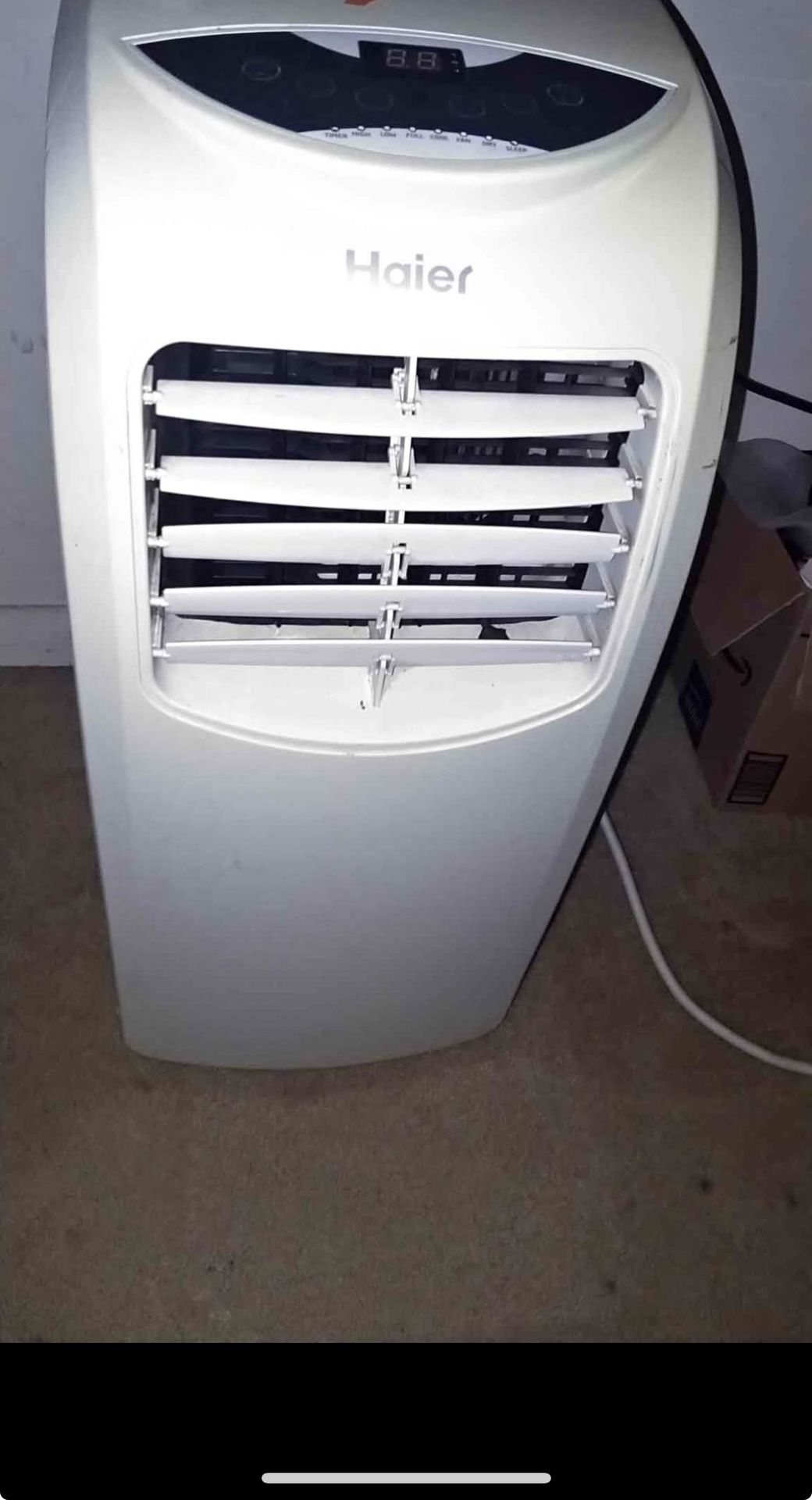 Portable Haier AC 8000 Btu Works Great With Hose And Window Plate