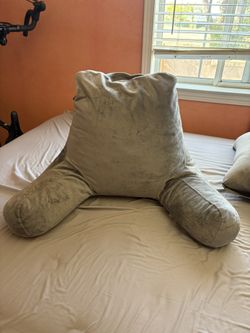 Milliard Reading Pillow - Large