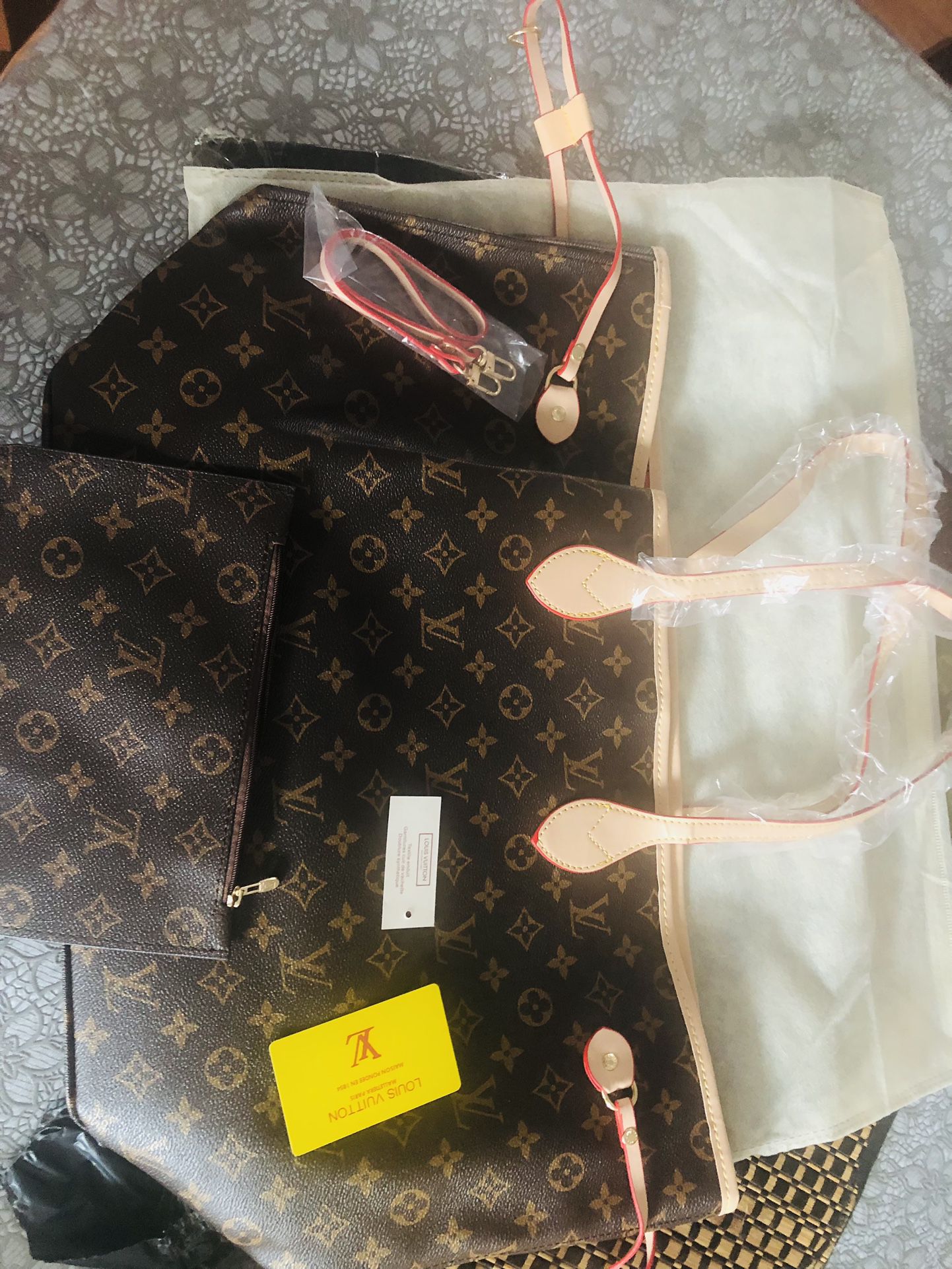 Louis Vuitton Neverfull MM TOTE for Sale in Philadelphia, PA - OfferUp