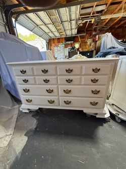 White American Drew Dresser