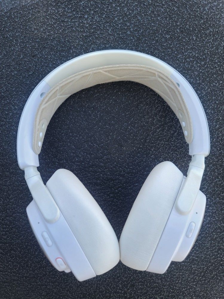 SteelSeries Arctis Nova Pro Wireless Headset