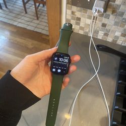 Apple Watch Series 7 (45mm) 