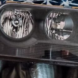 Brand New Pair Of 2005-2010 Chrysler 300 Headlights 