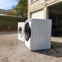 🧺 Whirlpool Front Loader Washer + Dryer Set – $300 (All Electric, Works Great!)