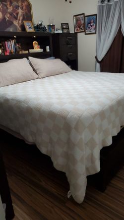 KING SIZE BEDROOM SET WITH UNDERBED STORAGE