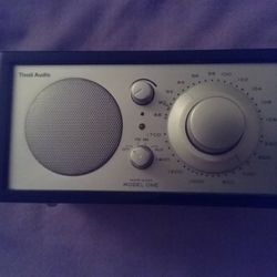 High quality AMFM  Receiver See Pictures For Details,  Like New Condition This Retails for $267.00
