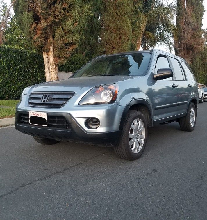 HONDA CR-V SUV AWD SUPER CLEAN!