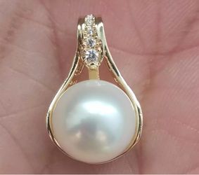 Natural Akoya Pearl Pendant 