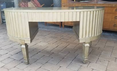 Hooker furniture kaylin grace writing desk