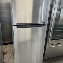 WHIRLPOOL STAINLESS STEEL TOP FREEZER REFRIGERATOR 18 CF
