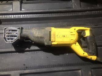 DEWALT corded Reciprocating Saw DWE305