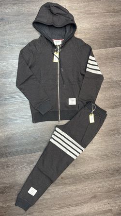 Tom brown sweatsuit