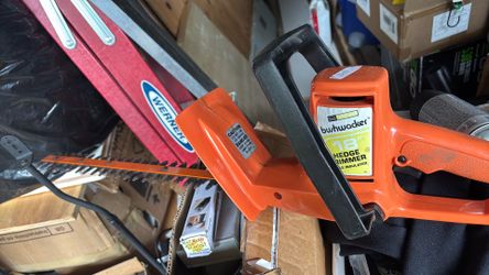 Electric hedge trimmer prob 18 inch