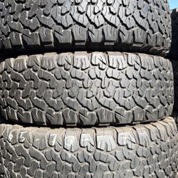 SET BFGOODRICH ALL-TERRAIN KO2 (4) 265-70 R17 Lt 